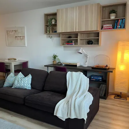 Modern 2 Apt With Free Parking And Wi-fi, Self Check-in *