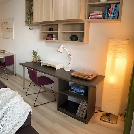 Modern 2 Apt With Free Parking And Wi-fi, Self Check-in * Братислава