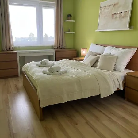 Modern 2 Apt With Free Parking And Wi-fi, Self Check-in * Братислава