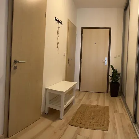 Apartment Modern 2 Apt With Free Parking And Wi-fi, Self Check-in *