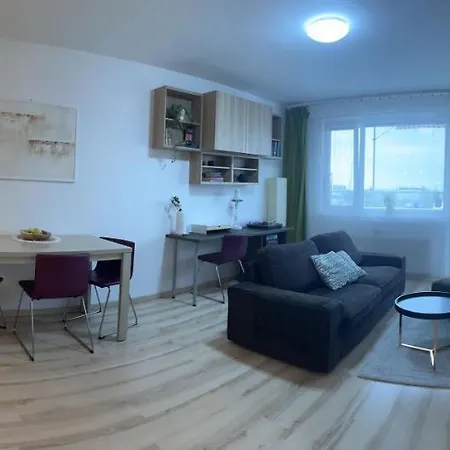 Modern 2 Apt With Free Parking And Wi-fi, Self Check-in Apartmán *
